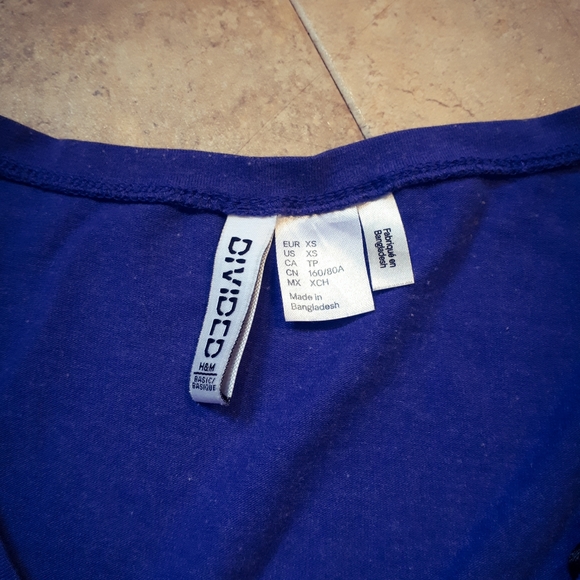 🆓FREE🎁WITH PURCHASE 2+ ITEMS Divided T-Shirt - Picture 5 of 9